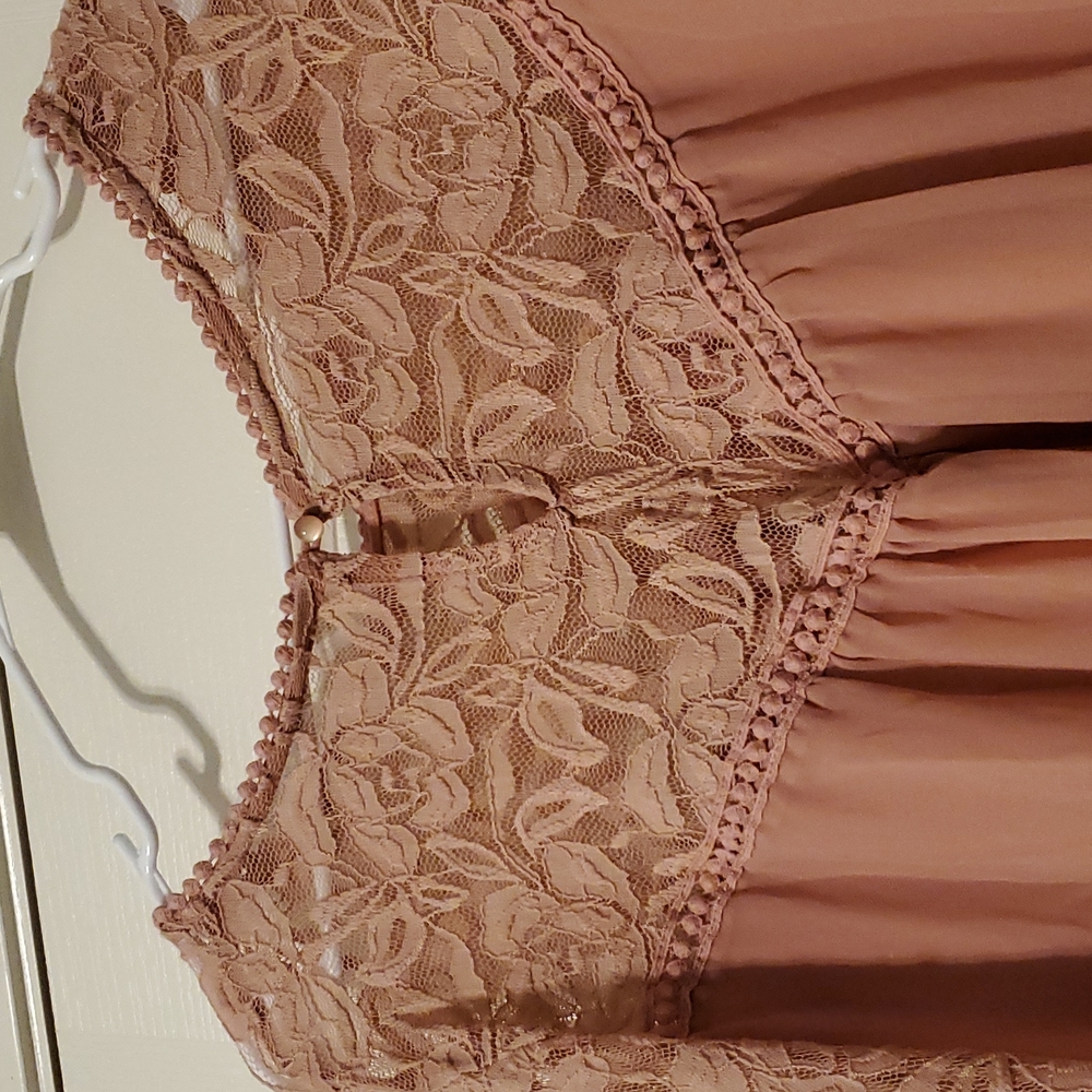 Dress - Picture 4 of 4